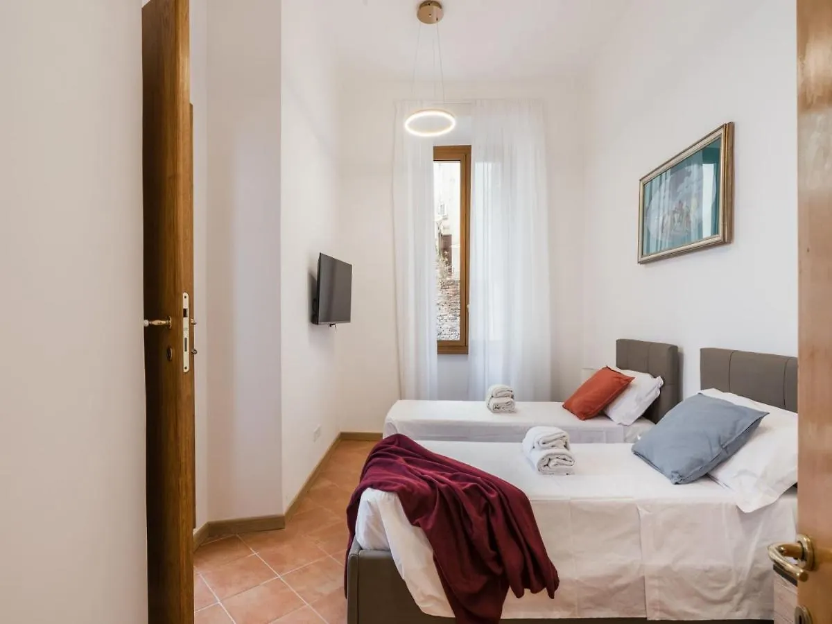 The Best Rent - Three-Bedroom Apartment Near The Quirinale Rome