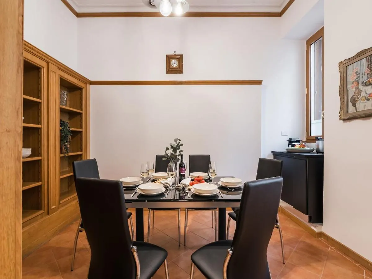 The Best Rent - Three-Bedroom Apartment Near The Quirinale Rome Italy