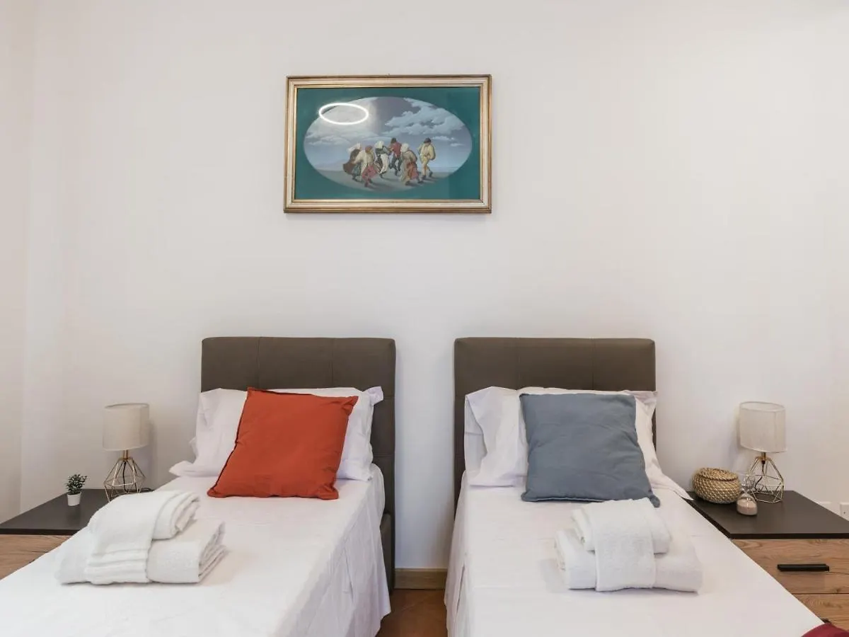 The Best Rent - Three-Bedroom Apartment Near The Quirinale Rome