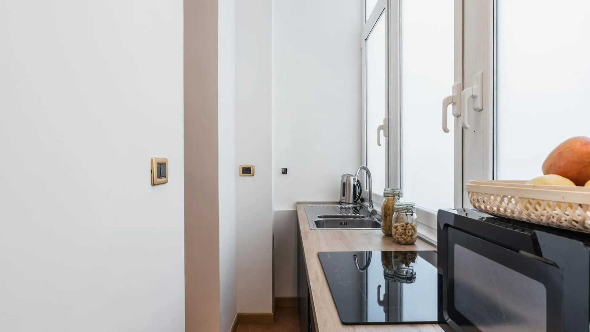 The Best Rent - Three-Bedroom Apartment Near The Quirinale Rome