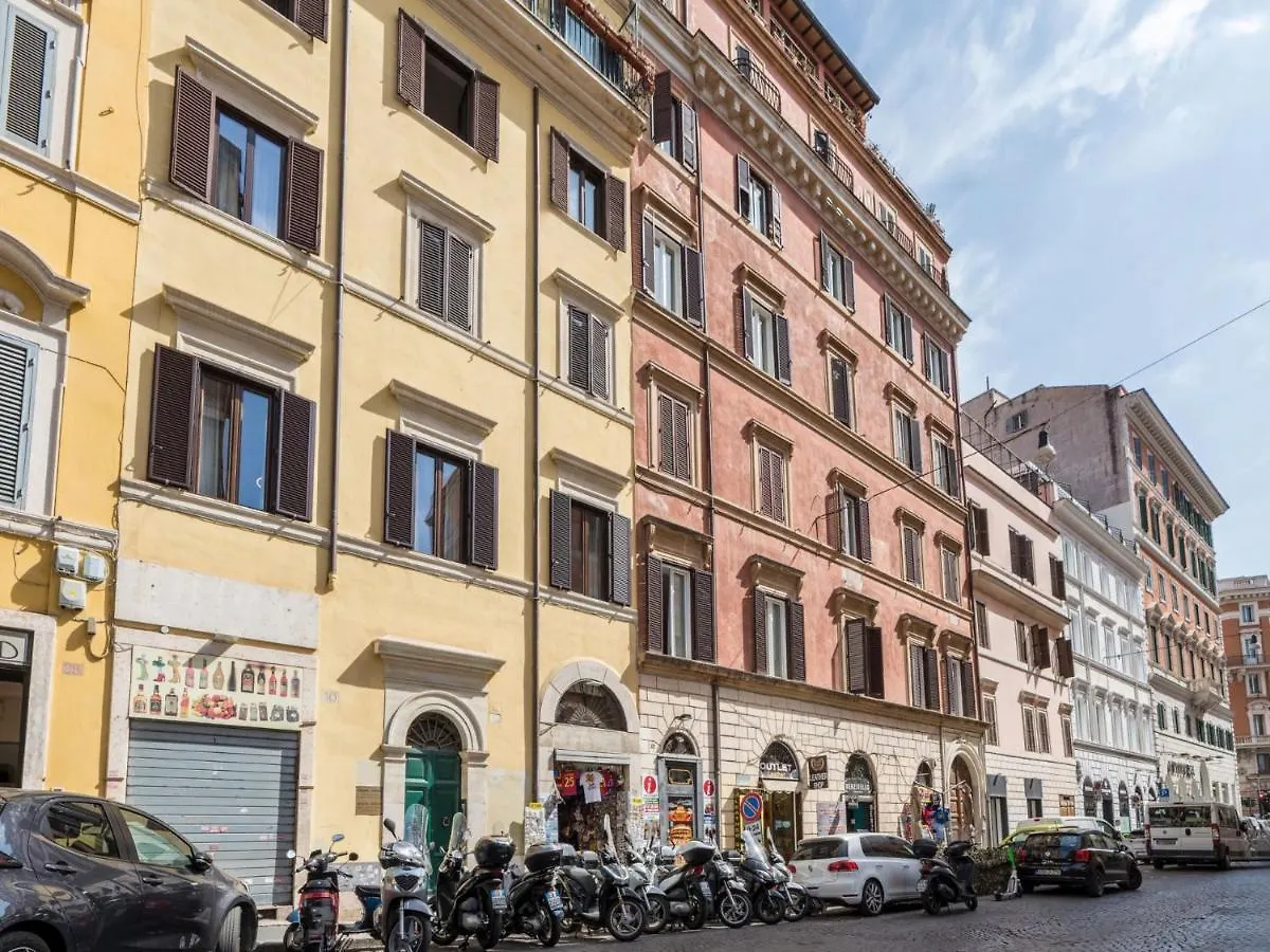 The Best Rent - Three-Bedroom Apartment Near The Quirinale Rome Italy