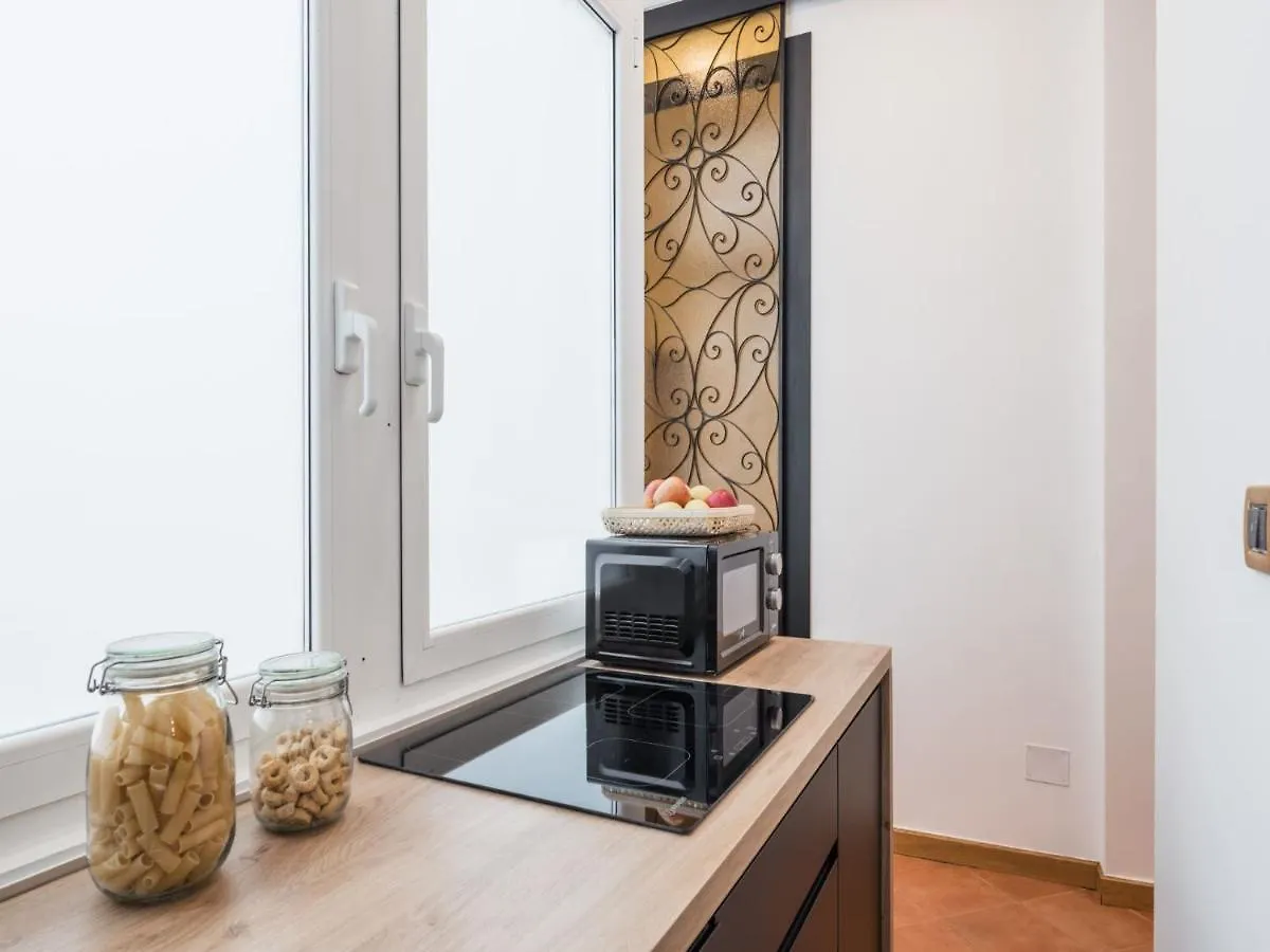 The Best Rent - Three-Bedroom Apartment Near The Quirinale Rome